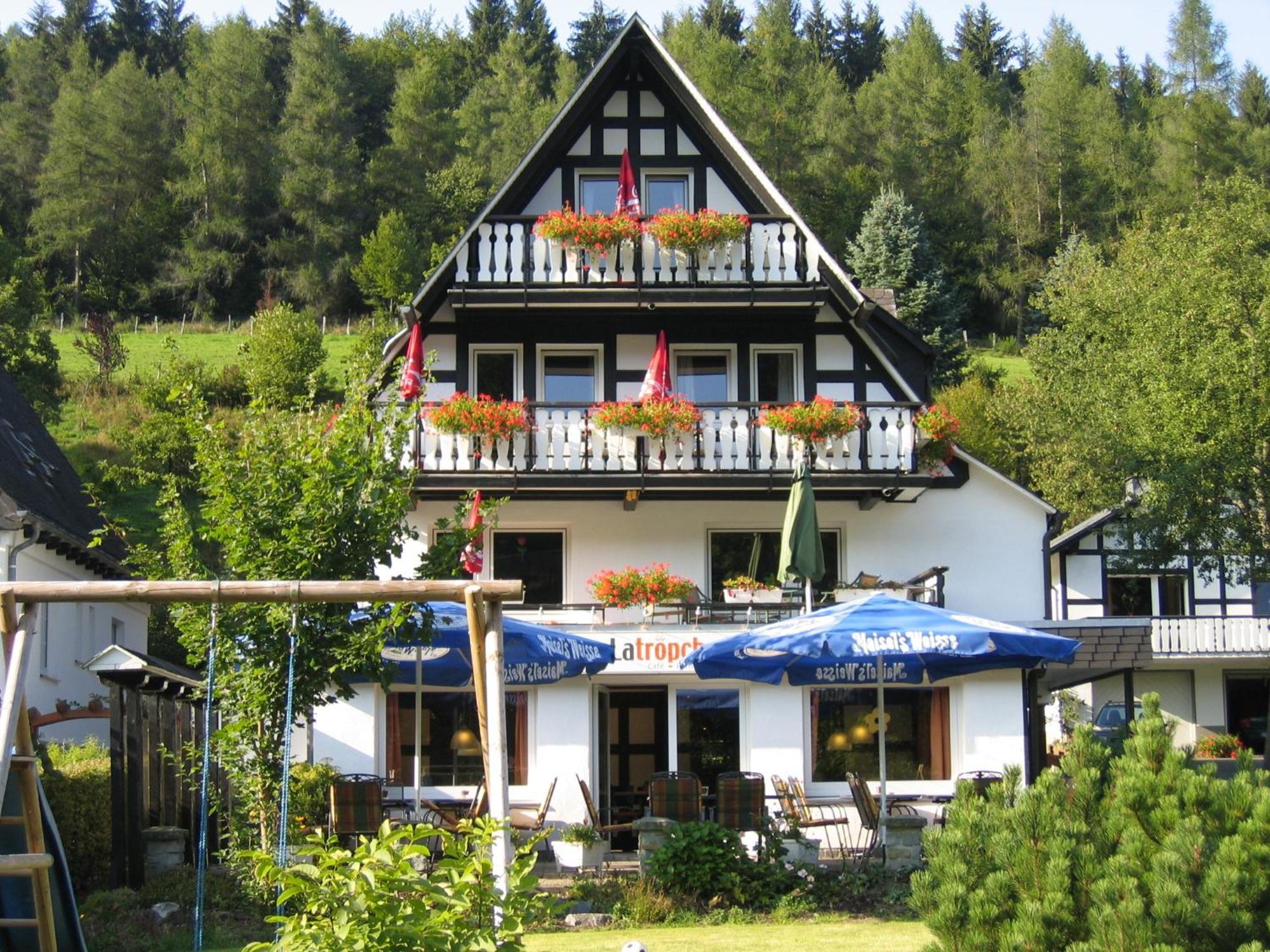 Gasthof Pension&ferienhaus Latröpchen 3*